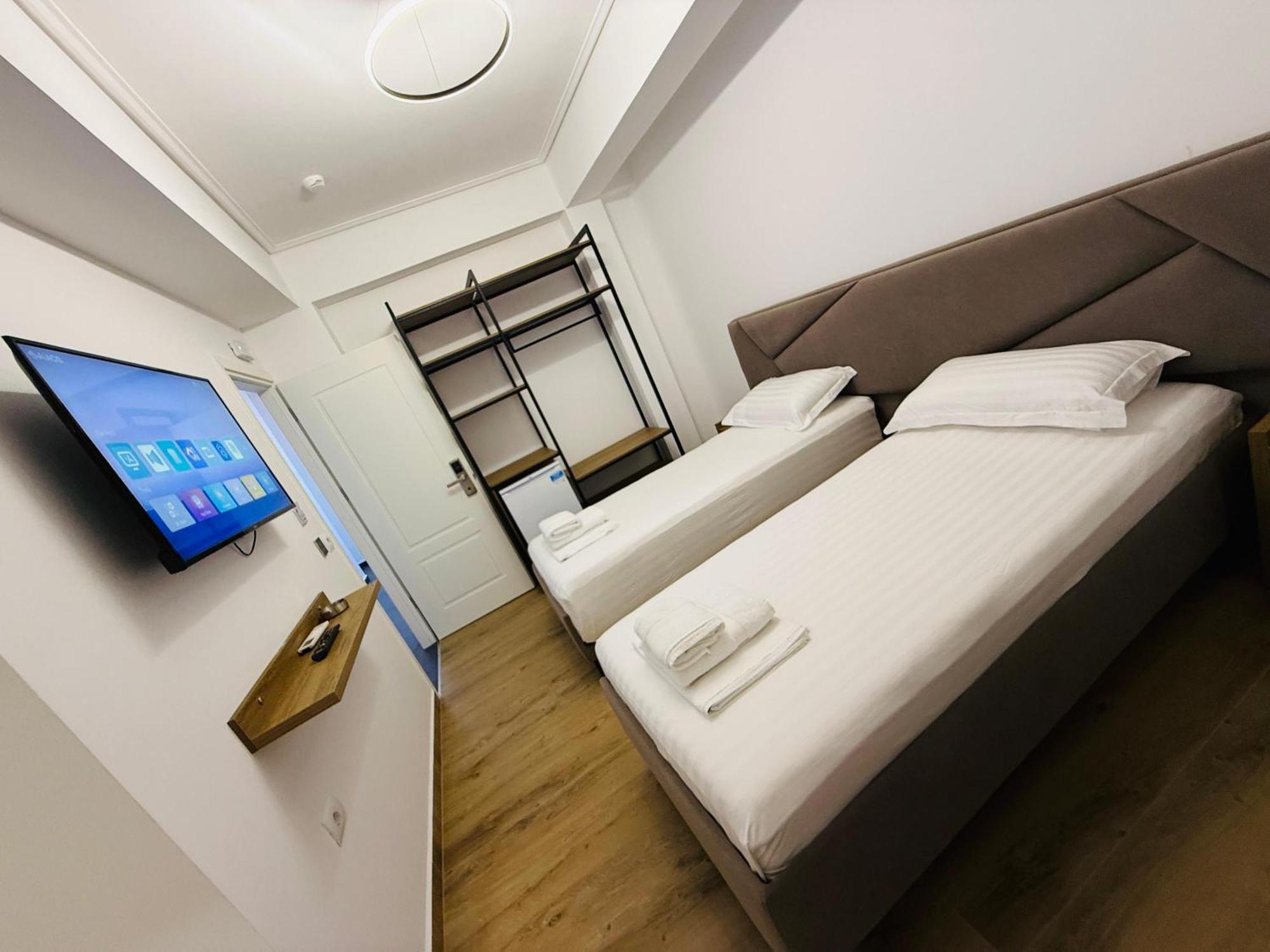 Lbc Hotell Sarandë